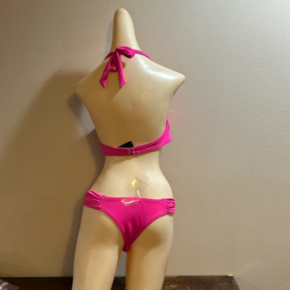 Smart, sexy bikini and beautiful, hot pink. An excellent used condition.​ - Picture 2 of 3